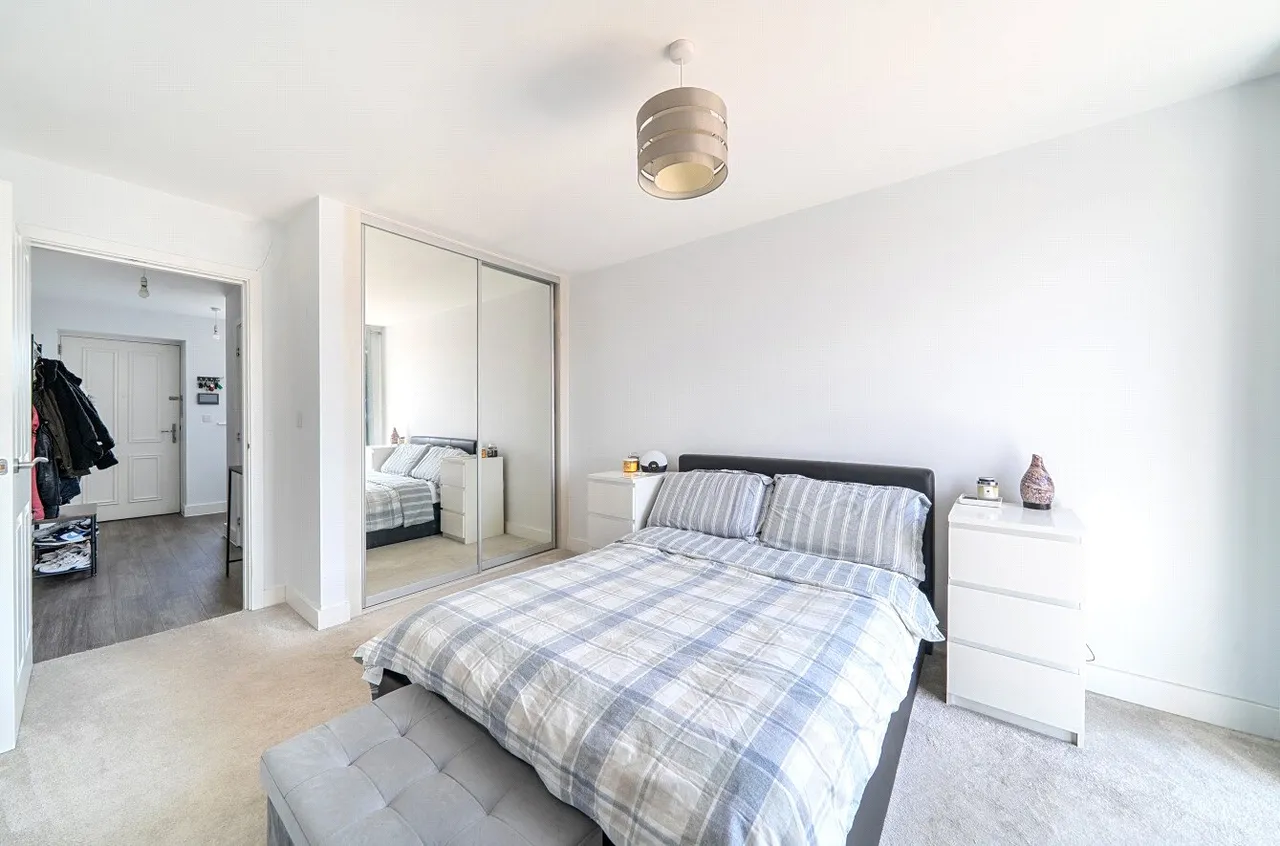 Aspect Place, Hersham, KT12, photo 12