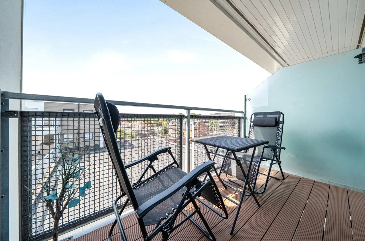 Aspect Place, Hersham, KT12, photo 15