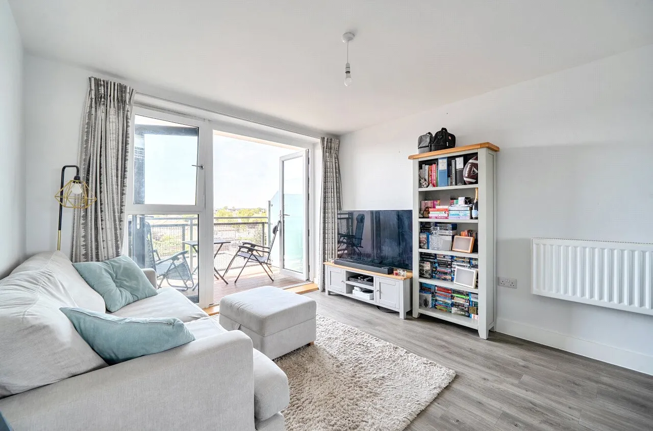 Aspect Place, Hersham, KT12, photo 5