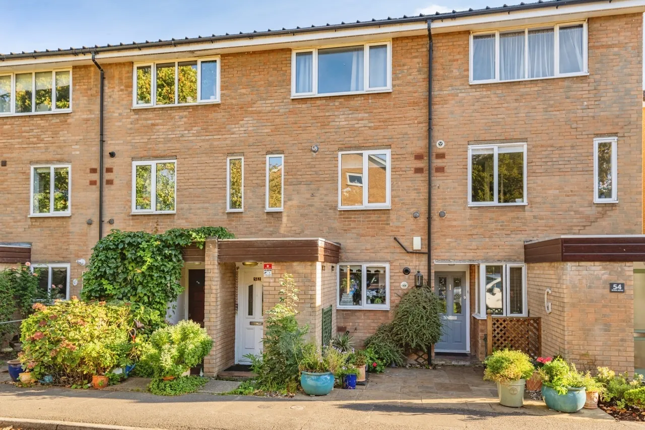 2 bed flat for sale, Green Acres, Croydon, CR0