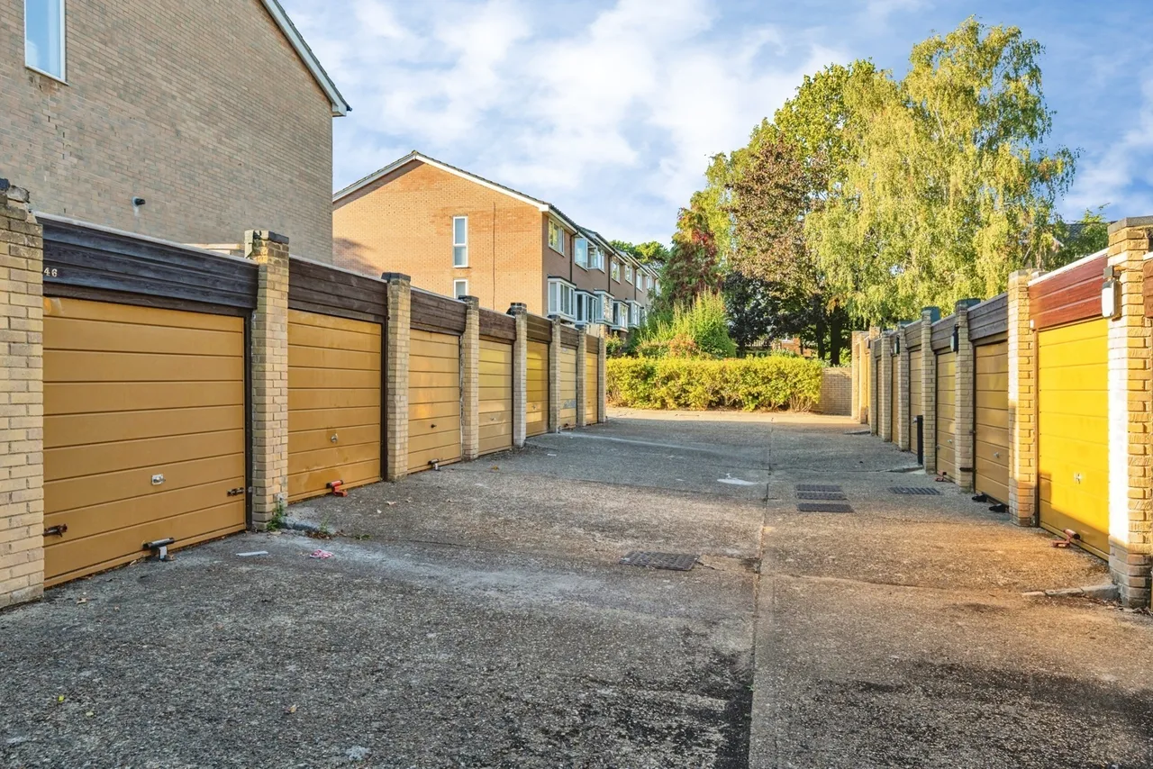 Green Acres, Croydon, CR0, photo 13
