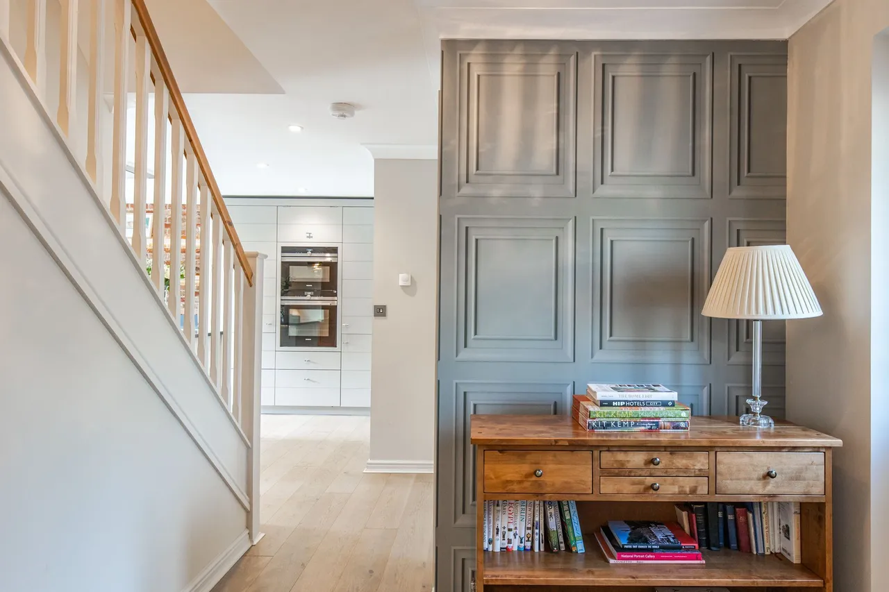 Beautifully Renovated Family Home in, photo 5