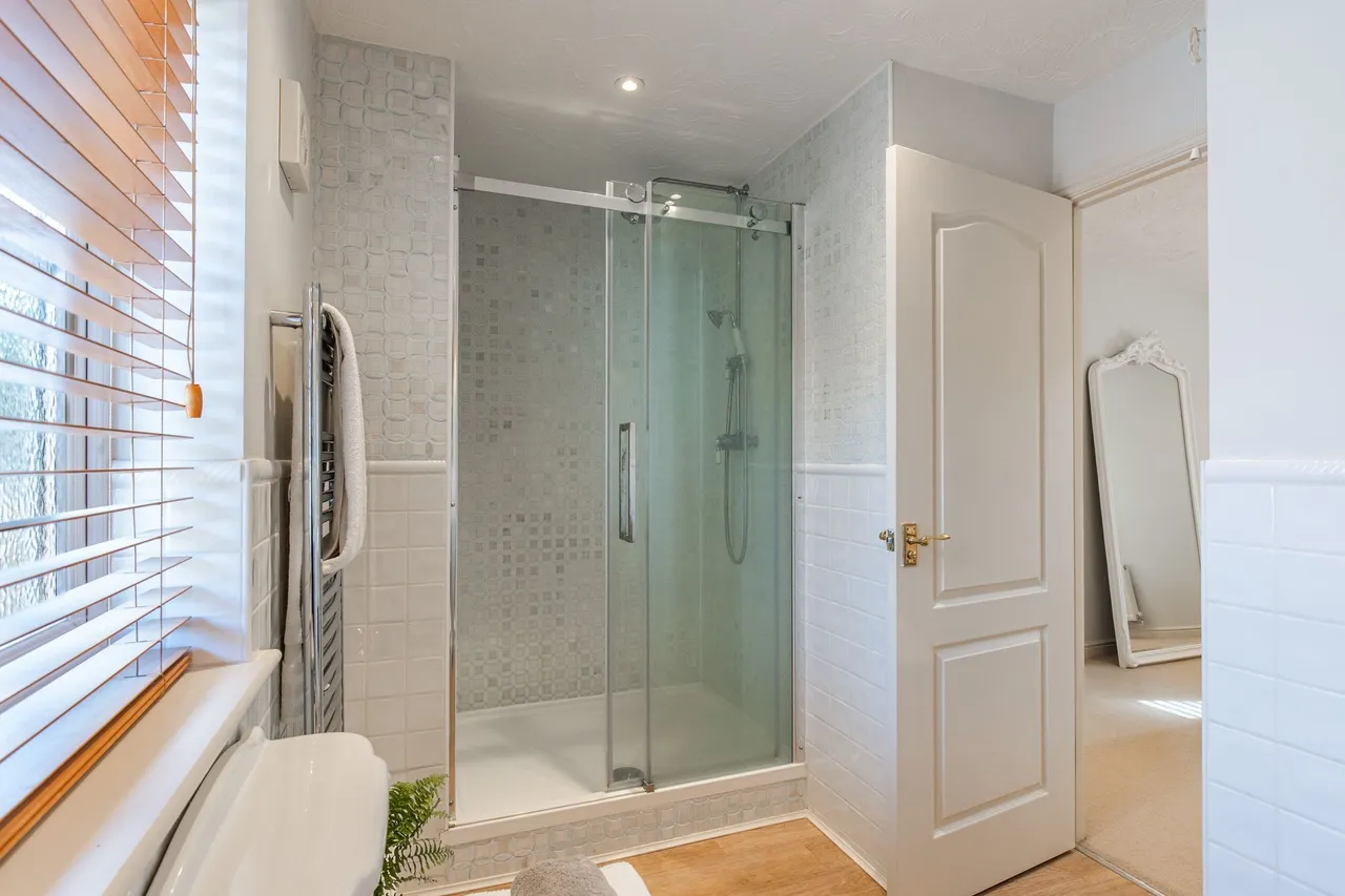 Beautifully Renovated Family Home in, photo 13