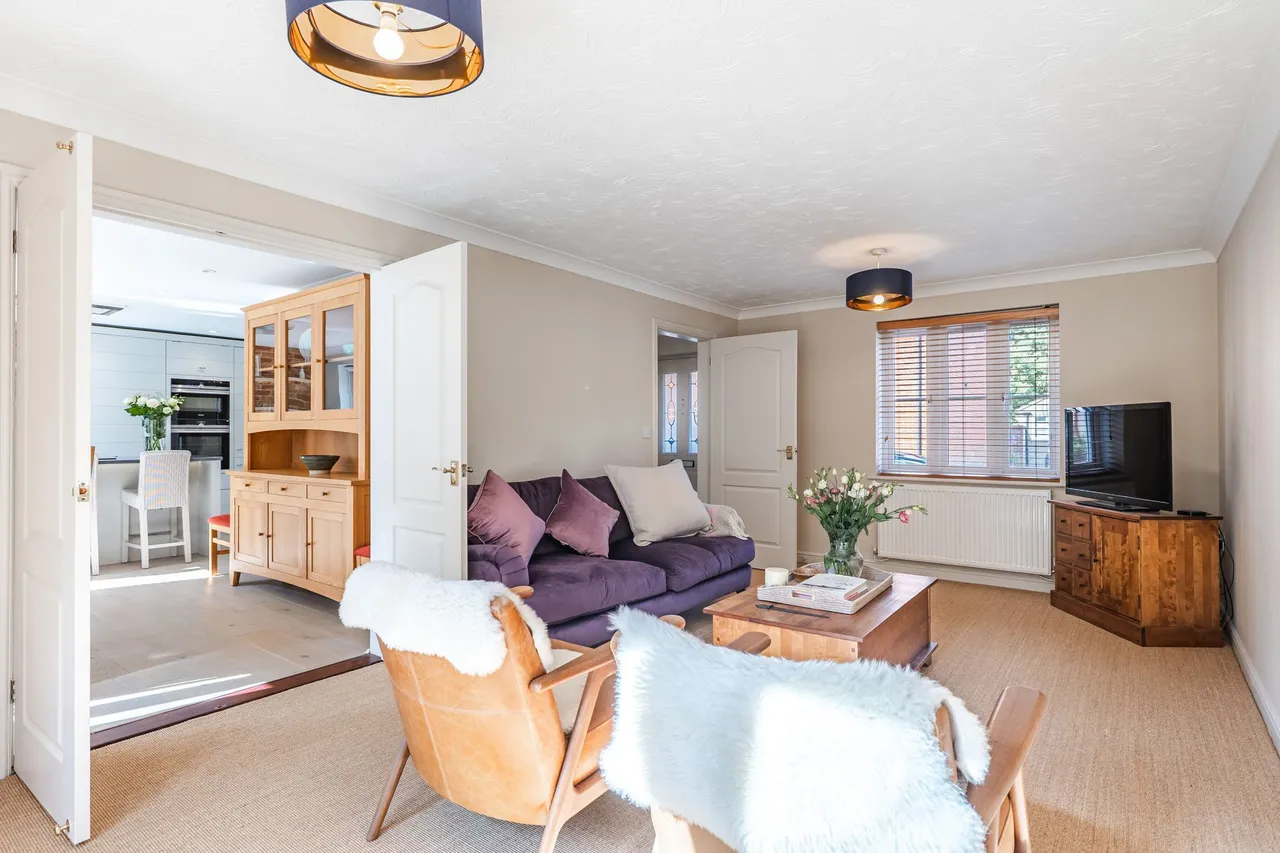 Beautifully Renovated Family Home in, photo 3