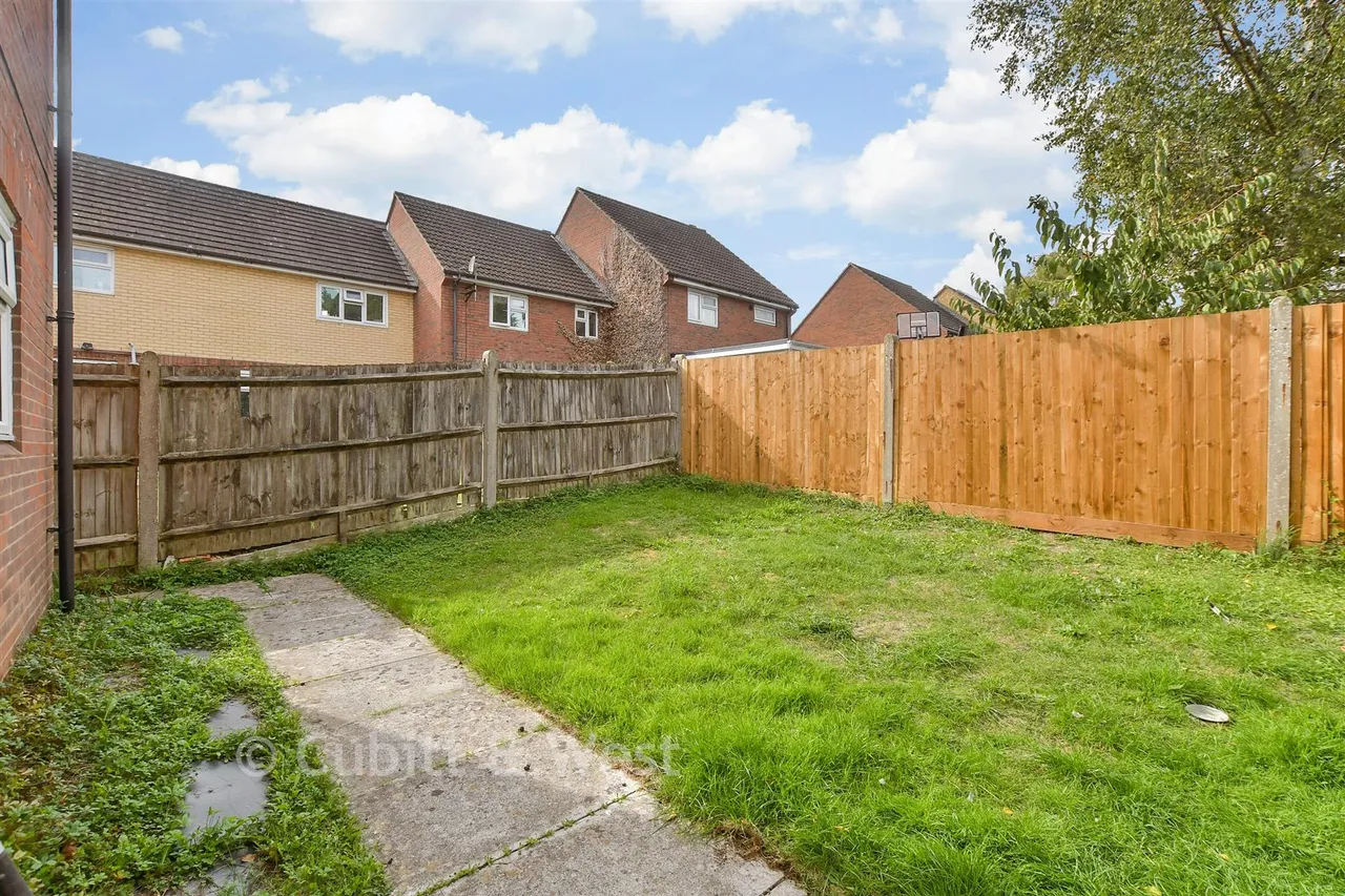Ramblers Way, Crawley, RH11, photo 9