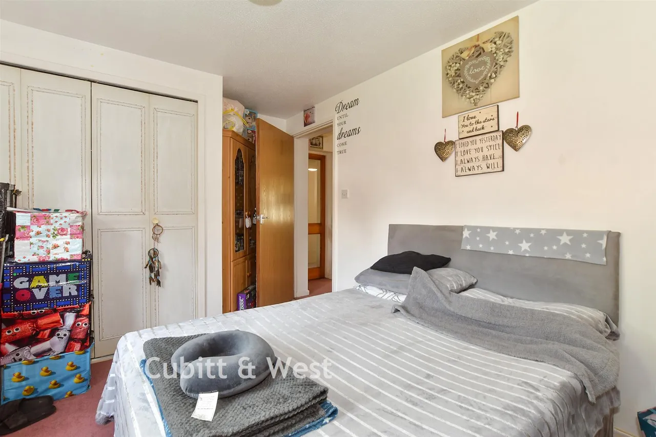 Ramblers Way, Crawley, RH11, photo 7