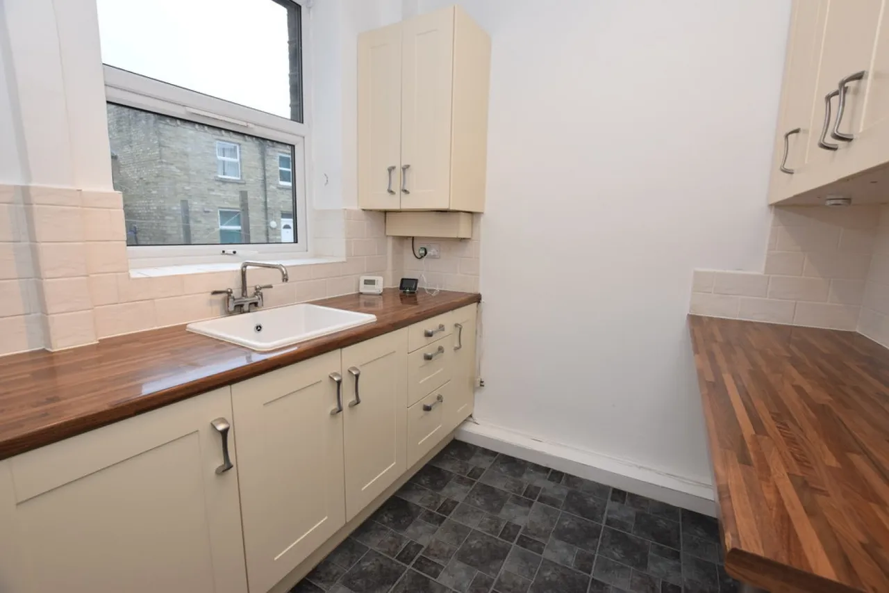 Pickford Street, Milnsbridge, photo 3
