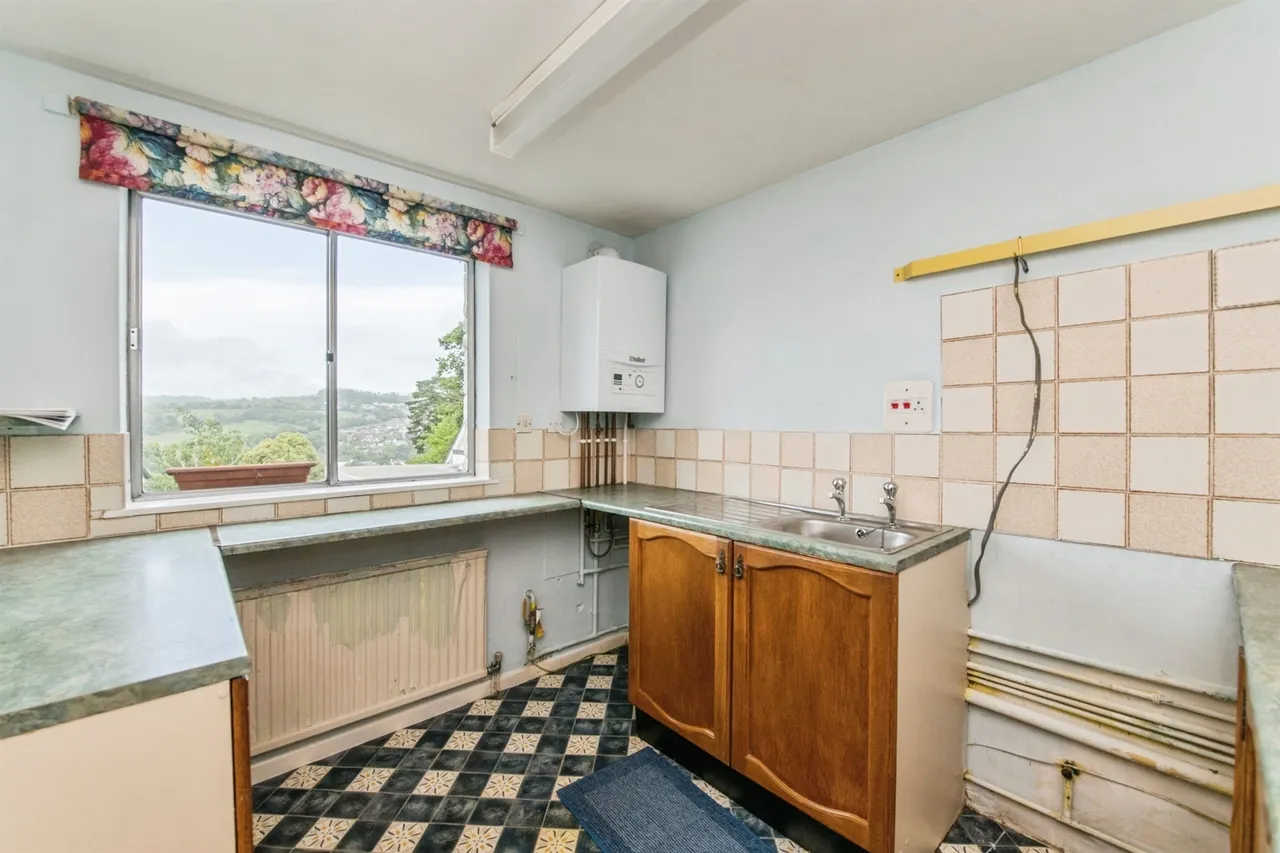 Clappentail Lane, Lyme Regis, DT7, photo 4