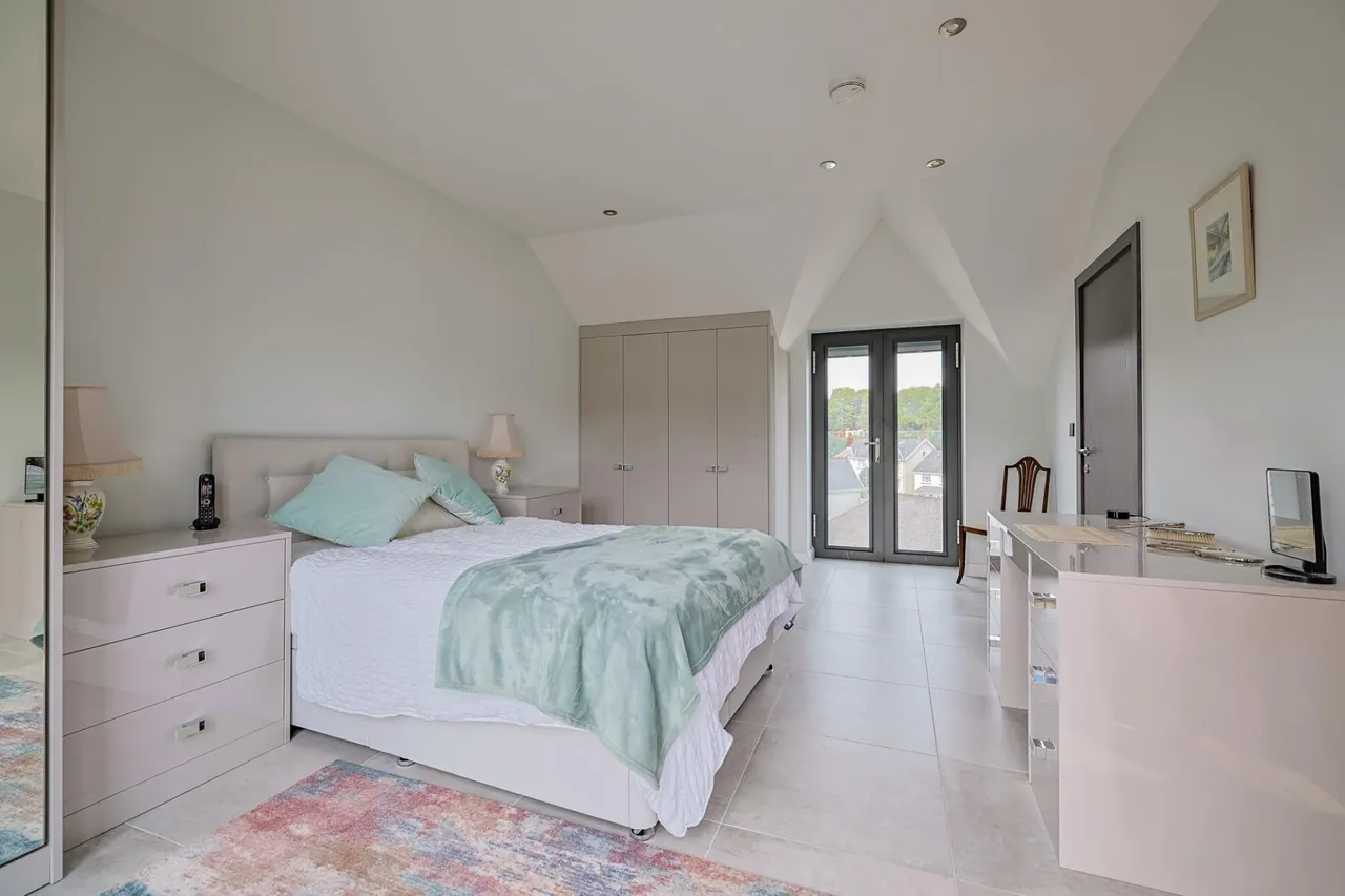 Oyster Court, Mumbles, photo 22