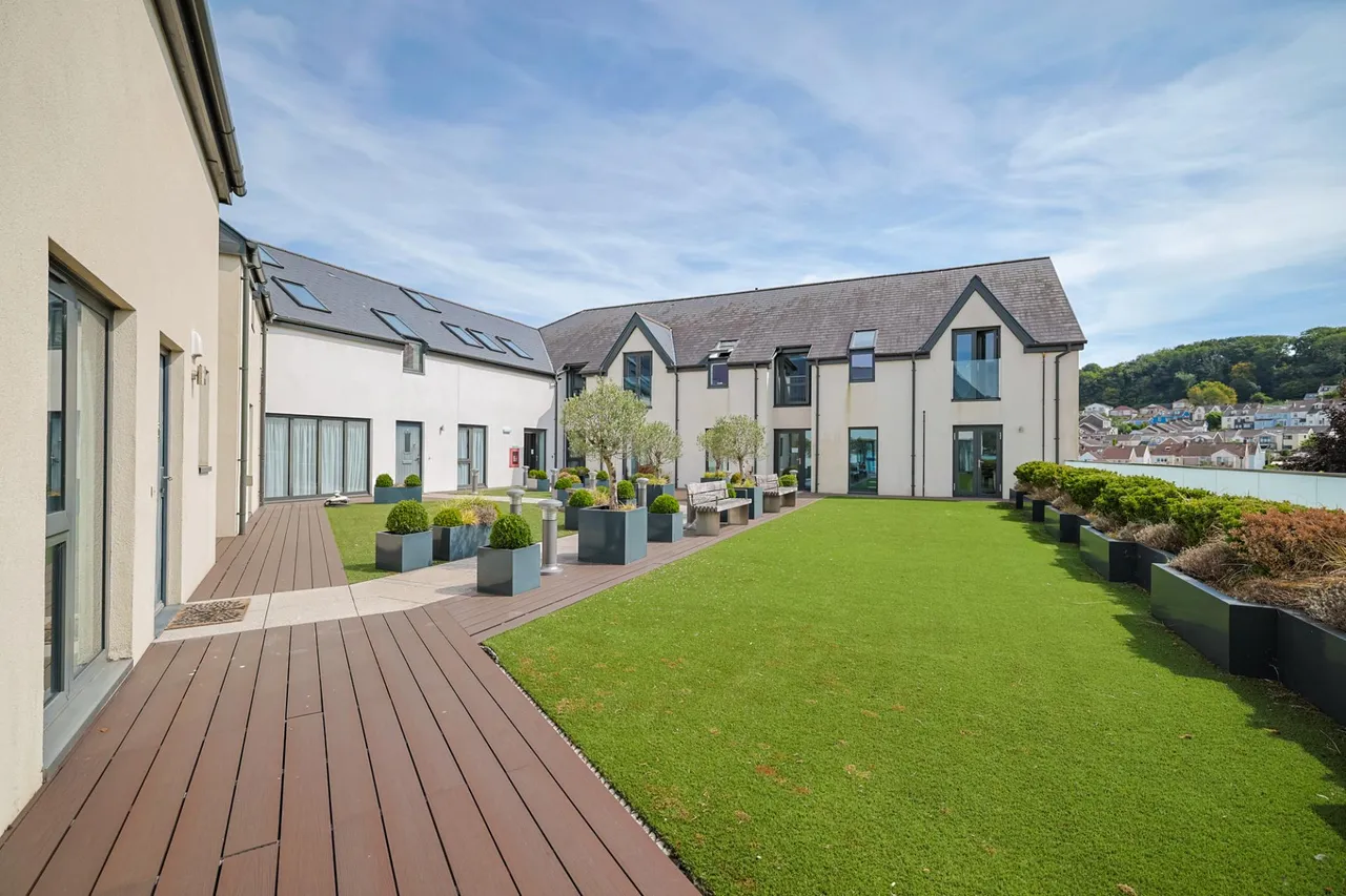 Oyster Court, Mumbles, photo 32