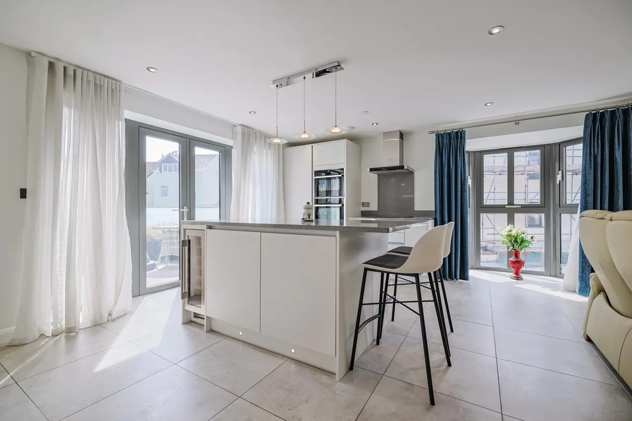 Oyster Court, Mumbles, photo 8