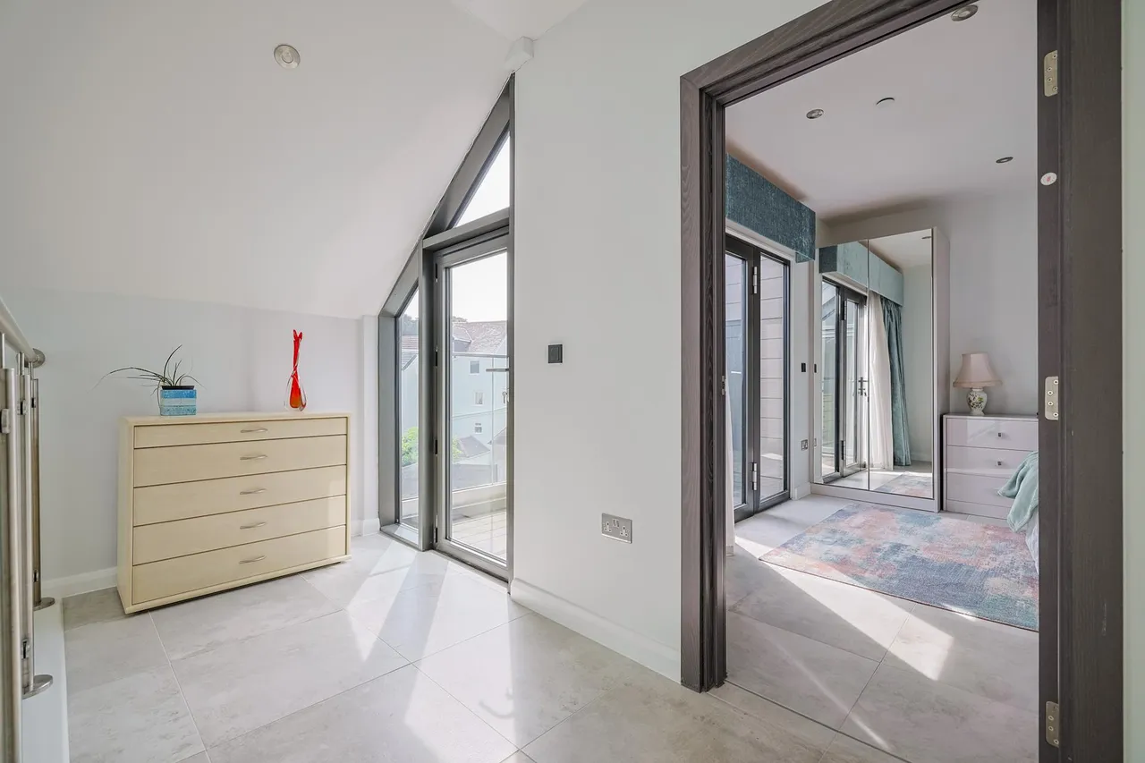 Oyster Court, Mumbles, photo 28
