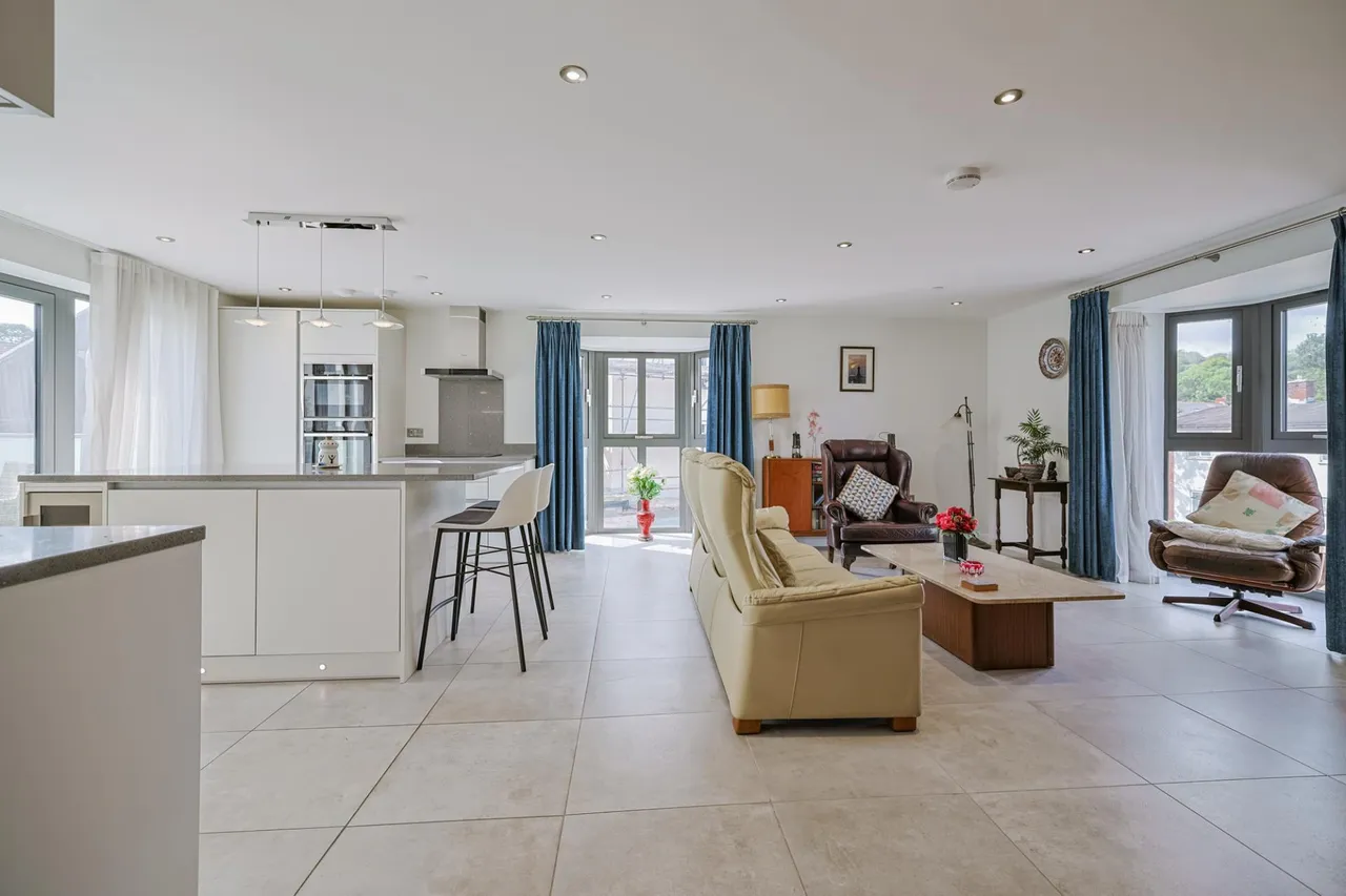 Oyster Court, Mumbles, photo 6