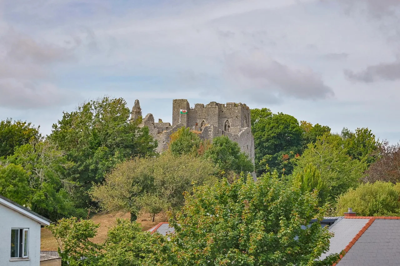 Oyster Court, Mumbles, photo 4