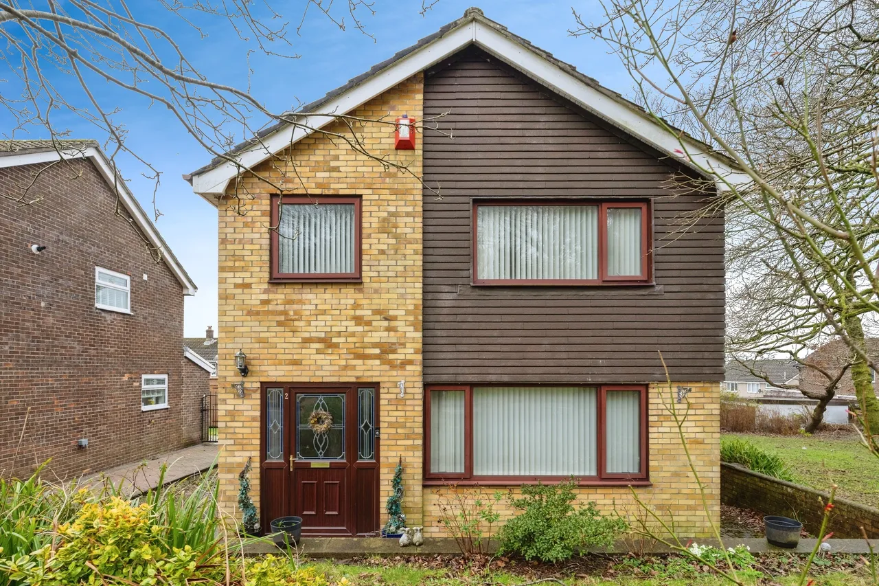4 bed house for sale, Dee Place, Swansea, SA6