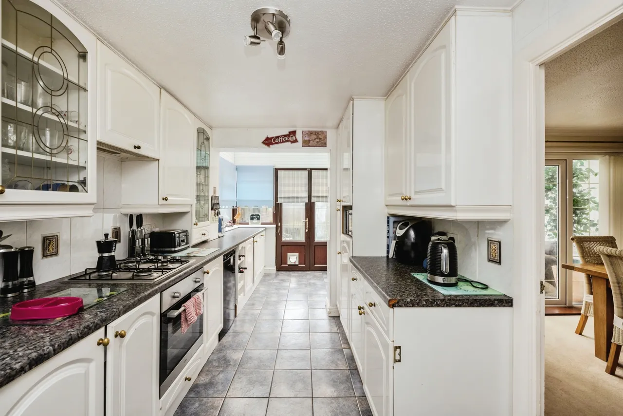 Dee Place, Swansea, SA6, photo 5
