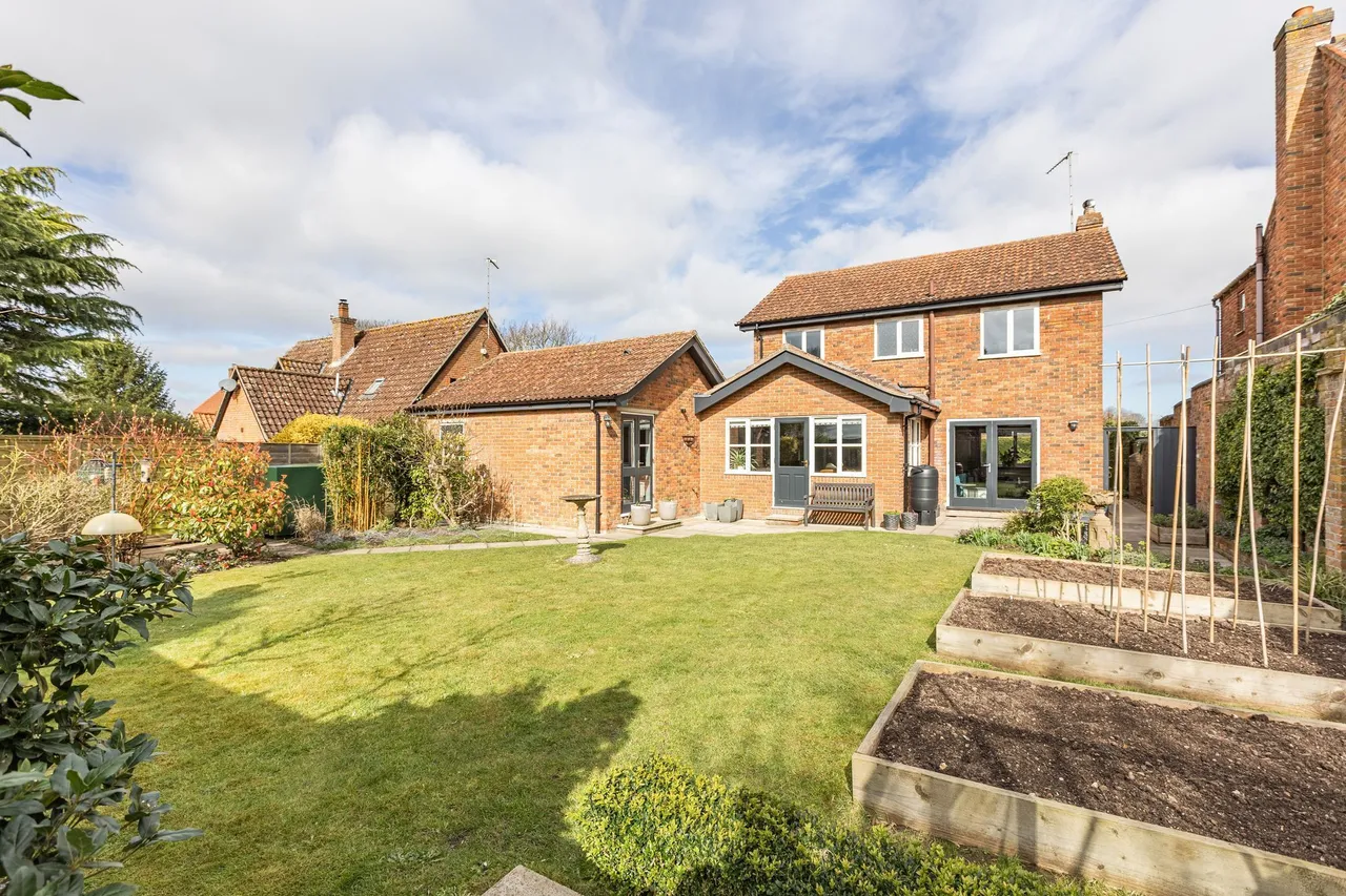Four Bedroom Detached Home in Grimston, photo 6