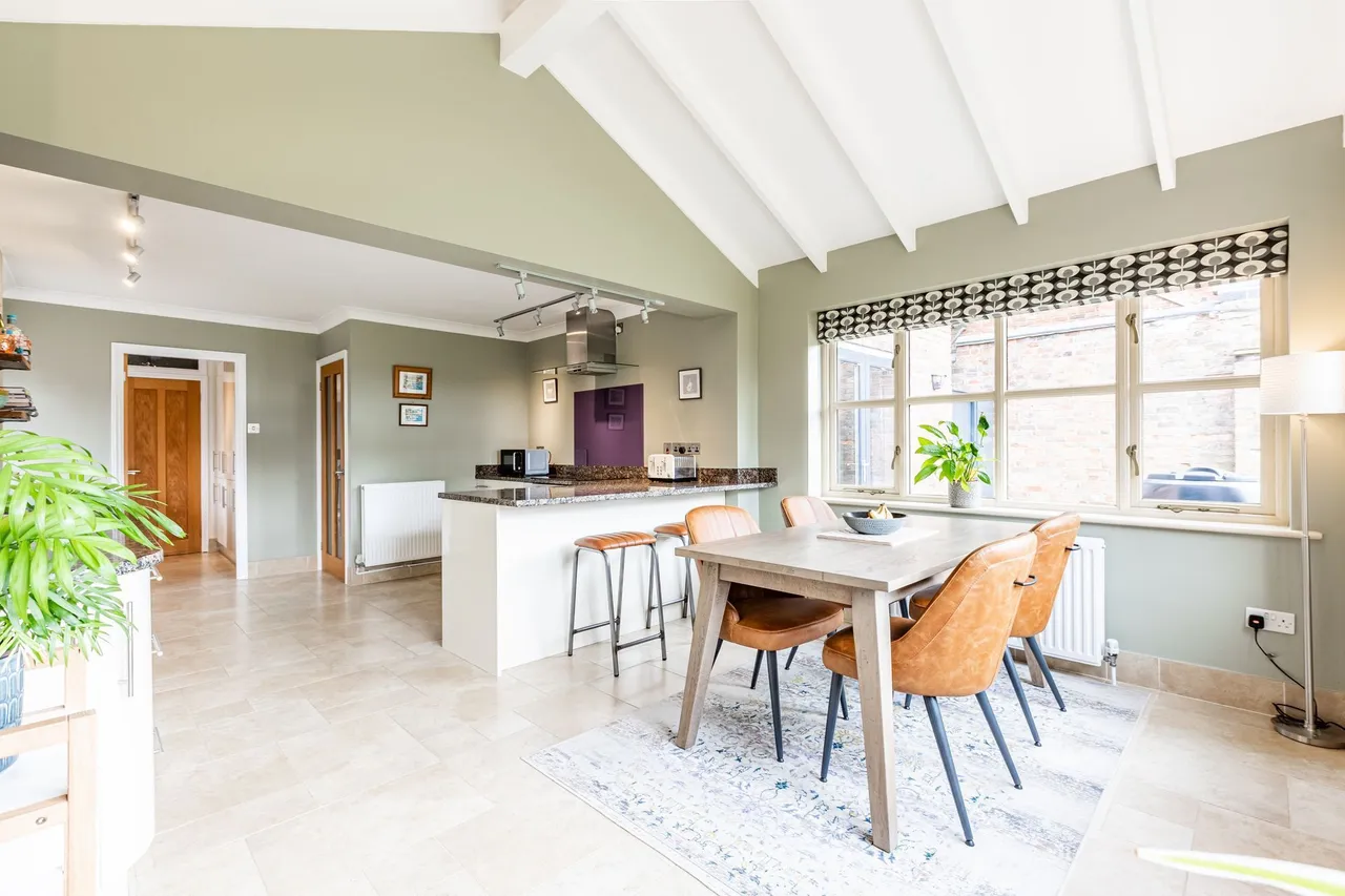 Four Bedroom Detached Home in Grimston, photo 2