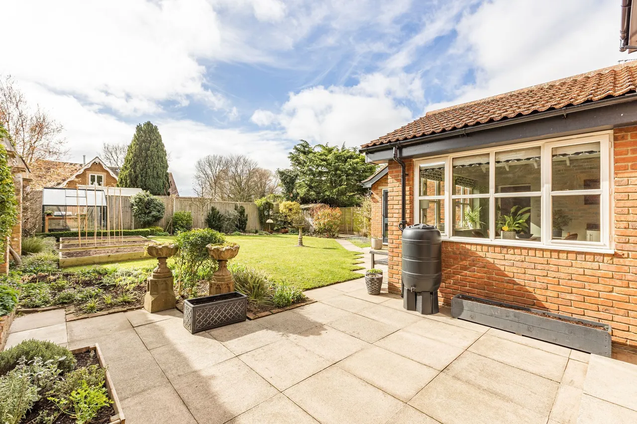 Four Bedroom Detached Home in Grimston, photo 25