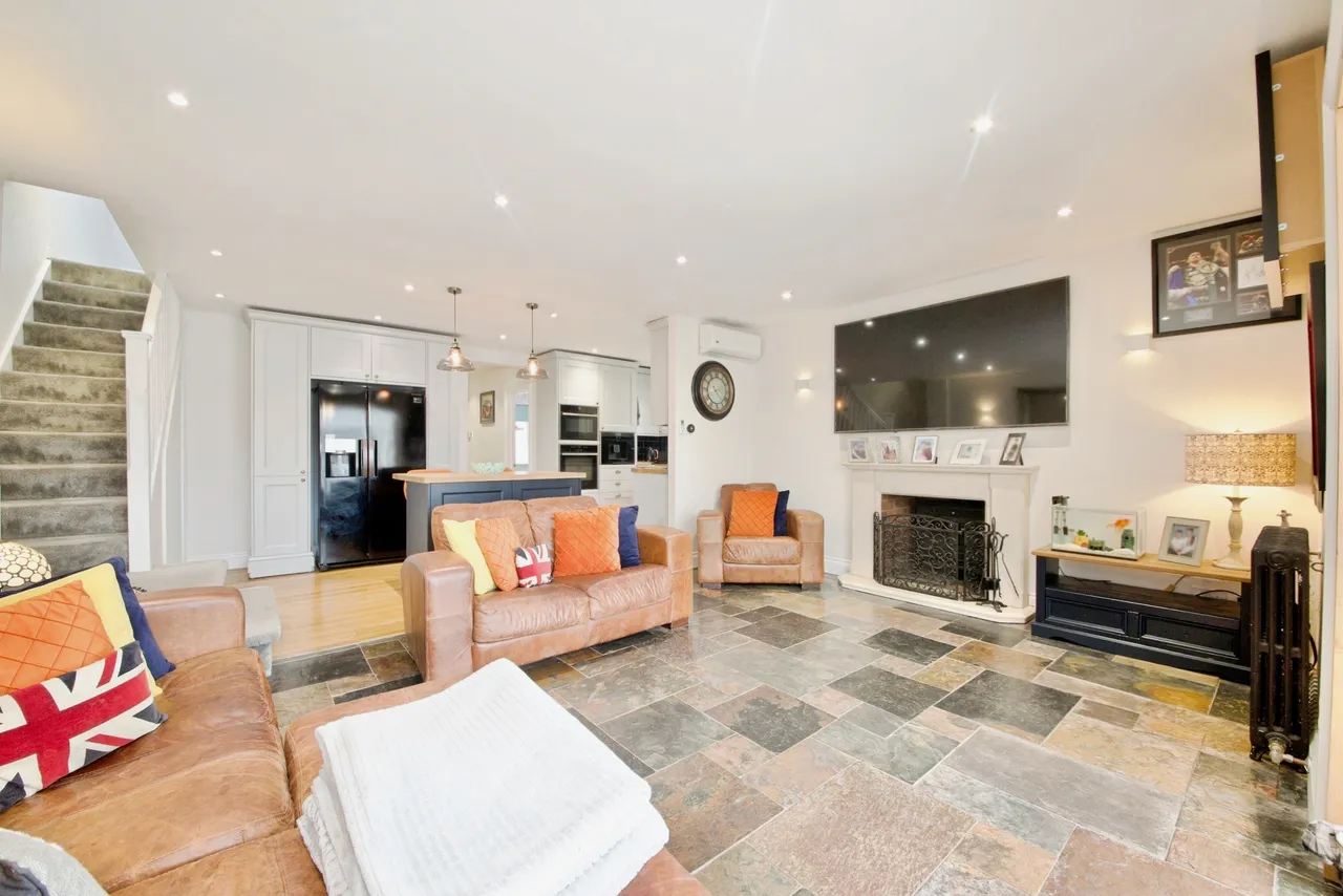 Hillview Avenue, Hornchurch, RM11, photo 3