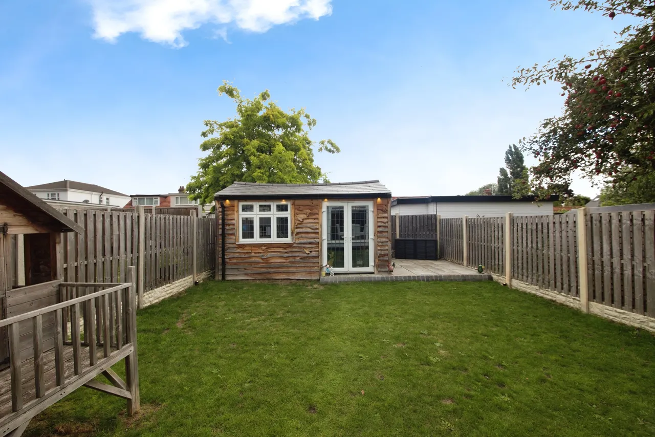Hillview Avenue, Hornchurch, RM11, photo 21