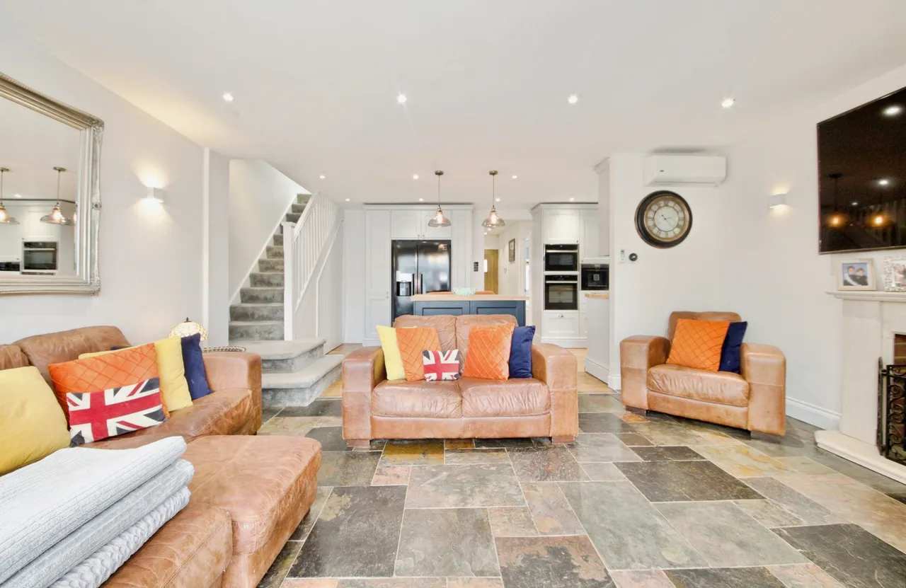 Hillview Avenue, Hornchurch, RM11, photo 2
