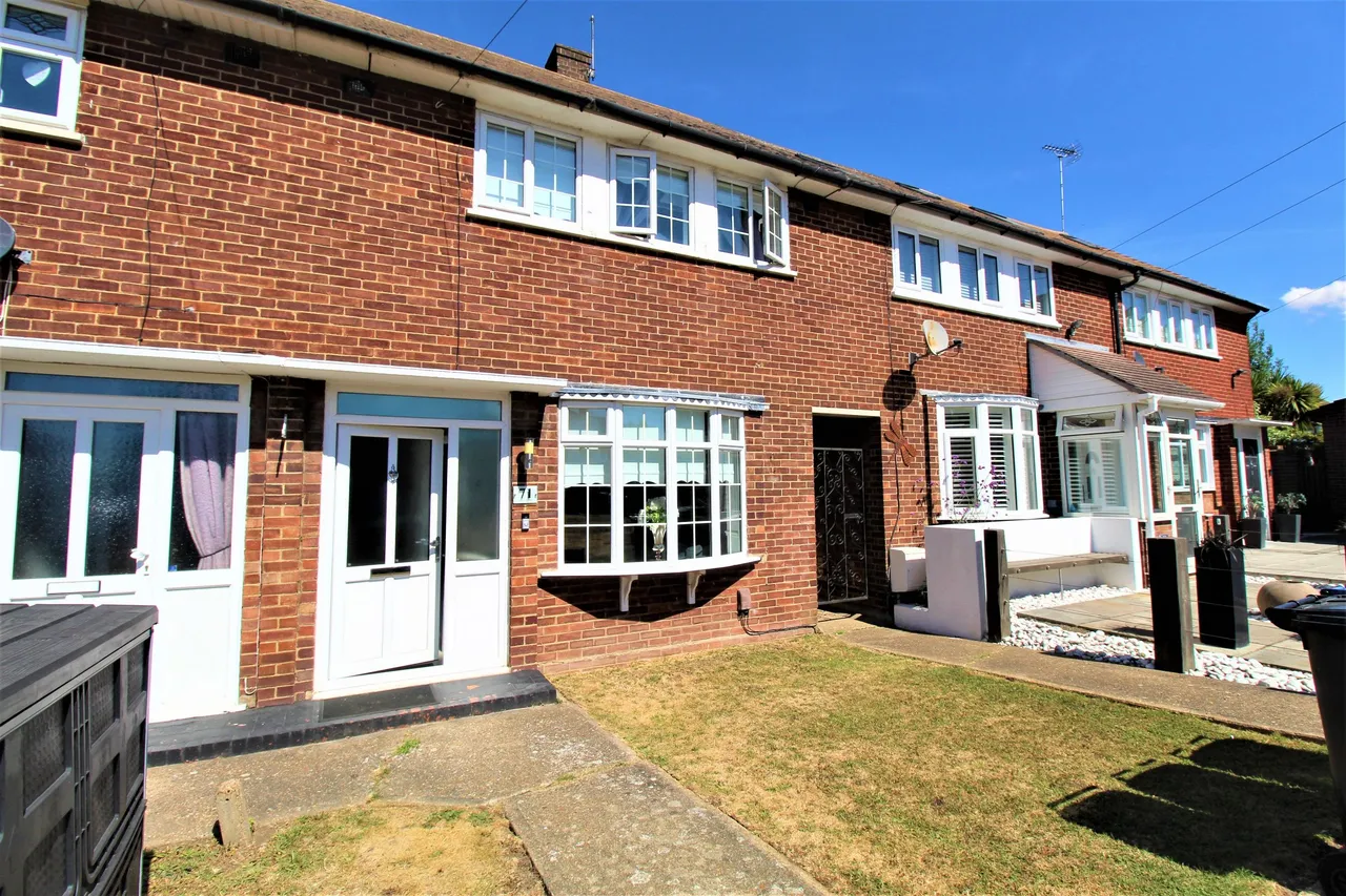 3 bed house for sale — Cullen Square, South Ockendon, Essex, RM15 6AD