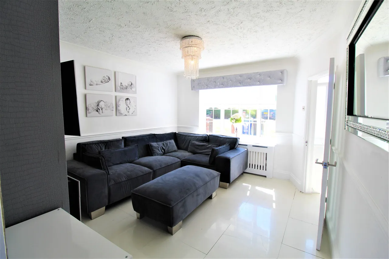 Cullen Square, South Ockendon, Essex, RM15 6AD, photo 5