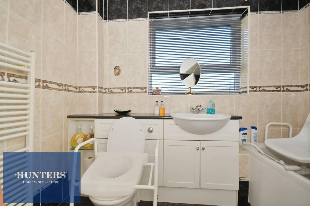 Newbridge Court, Old Whittington, S41, photo 12