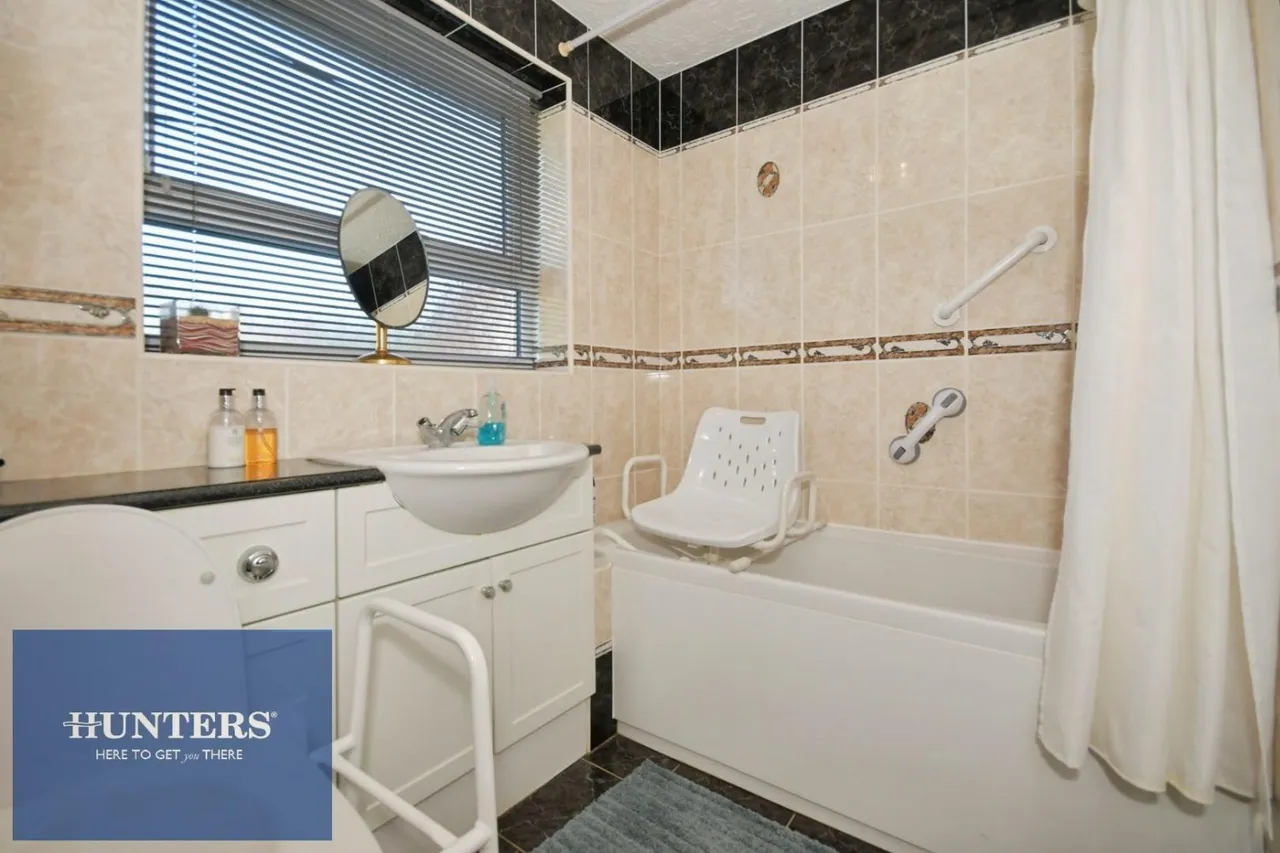 Newbridge Court, Old Whittington, S41, photo 13