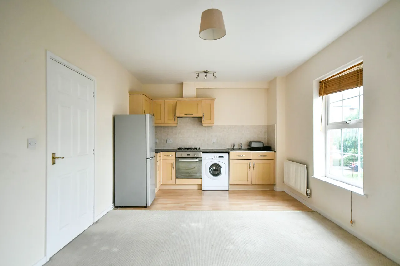 NORTH SWINDON, photo 2