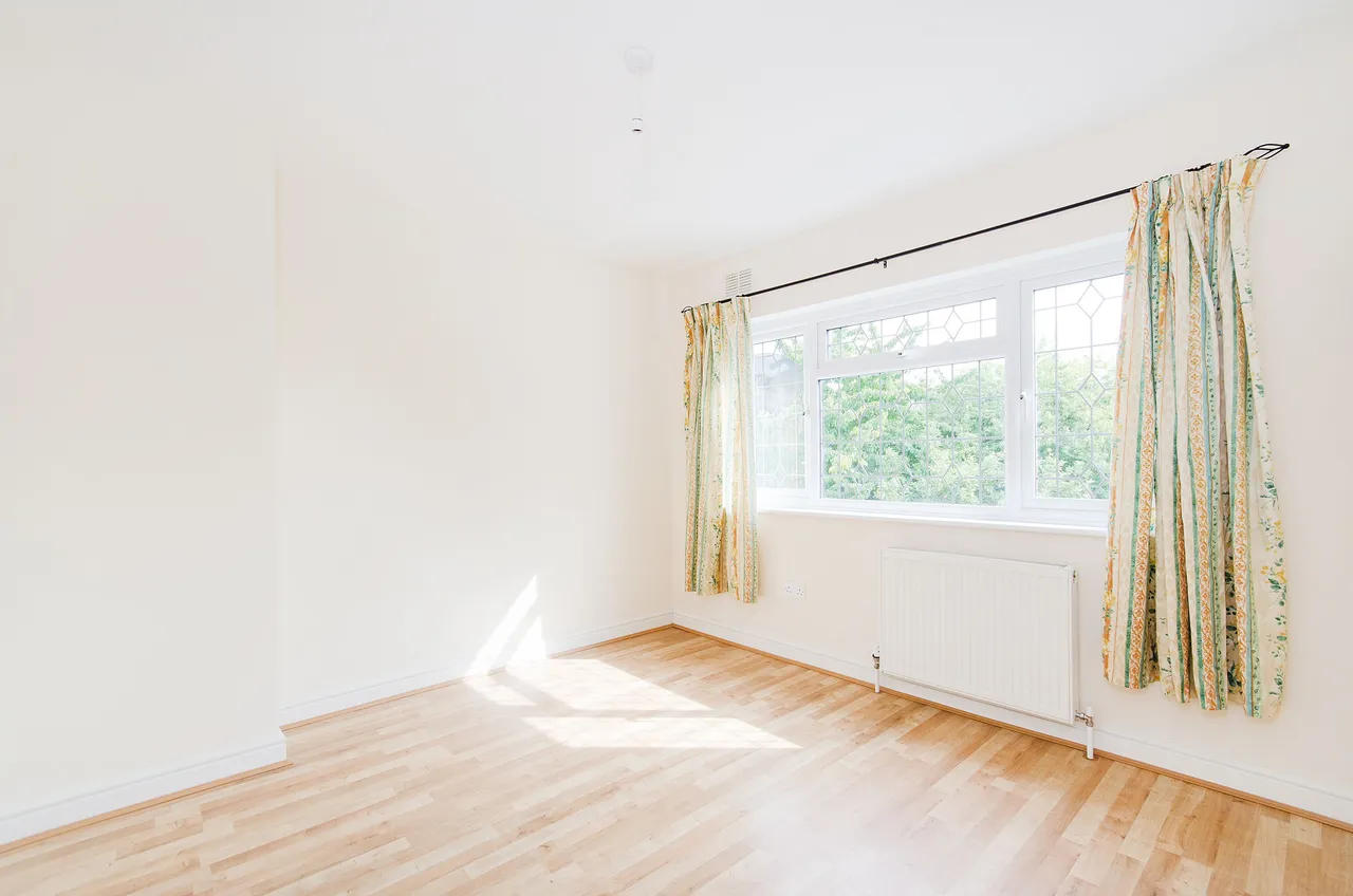 51 Holyrood Avenue, Harrow, photo 5