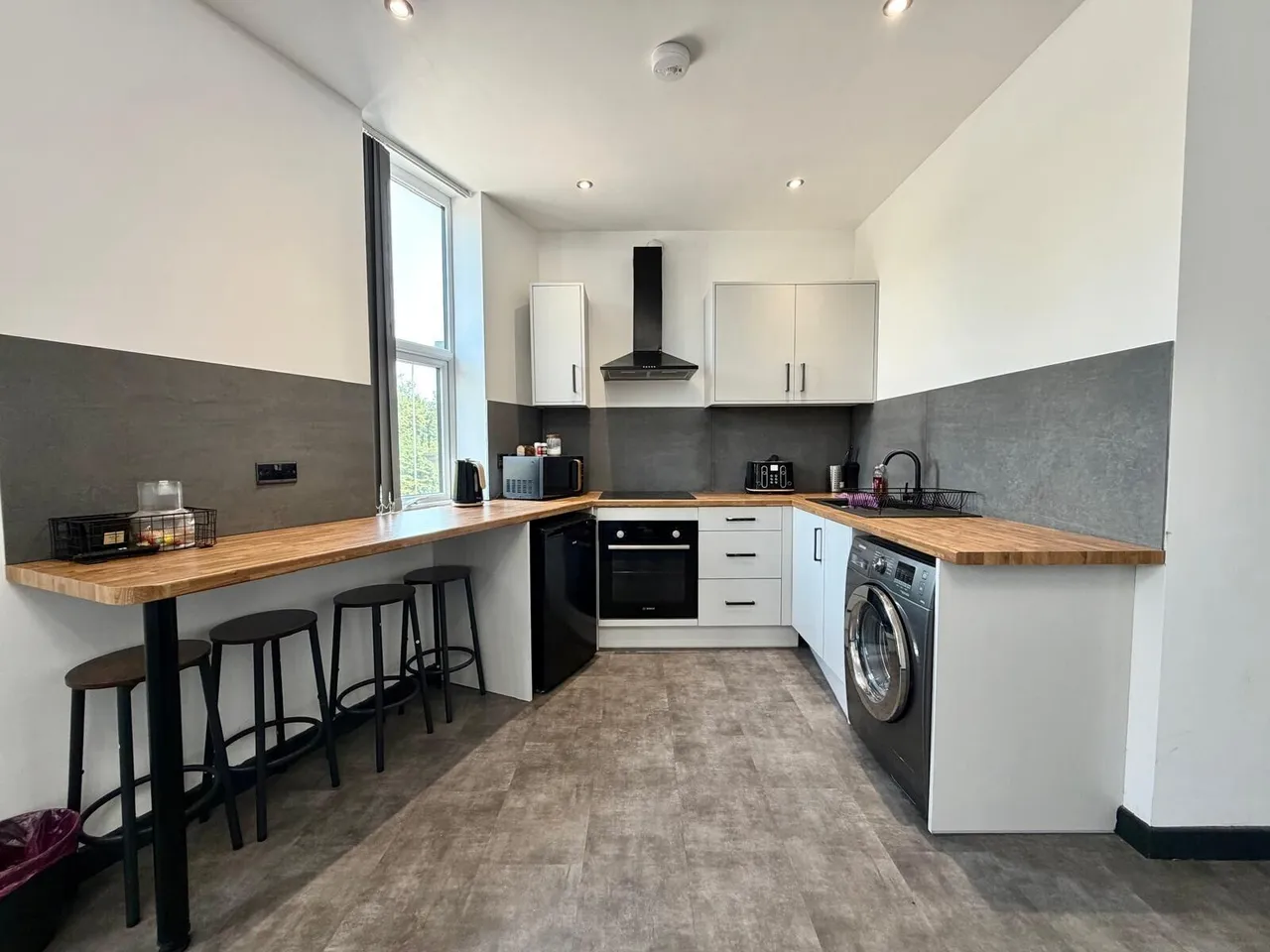 2 bed flat to rent — Chester Road, Old Trafford