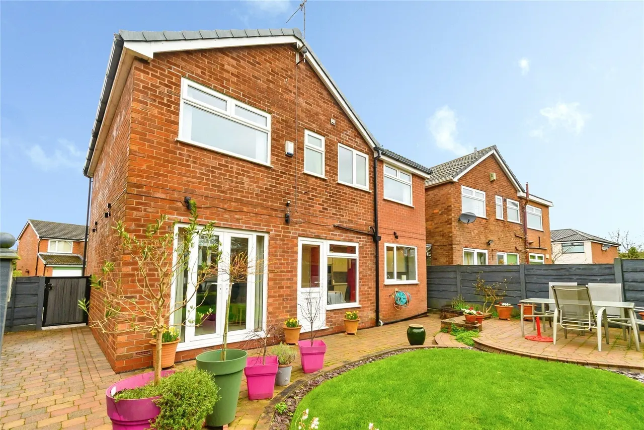 Barnside Close, Bury, BL9, photo 24