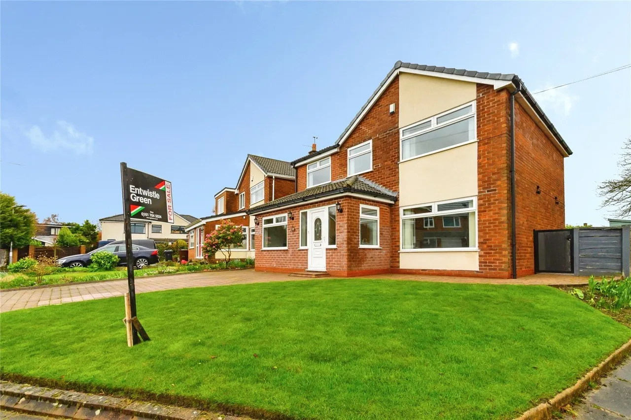 4 bed house for sale, Barnside Close, Bury, BL9