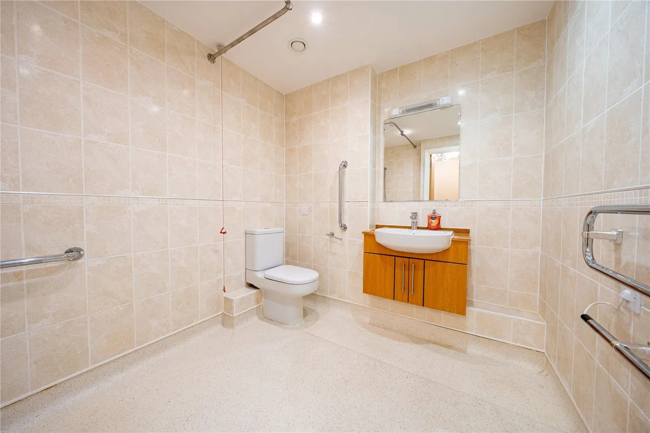 Squirrel Way, Leeds, LS17, photo 5