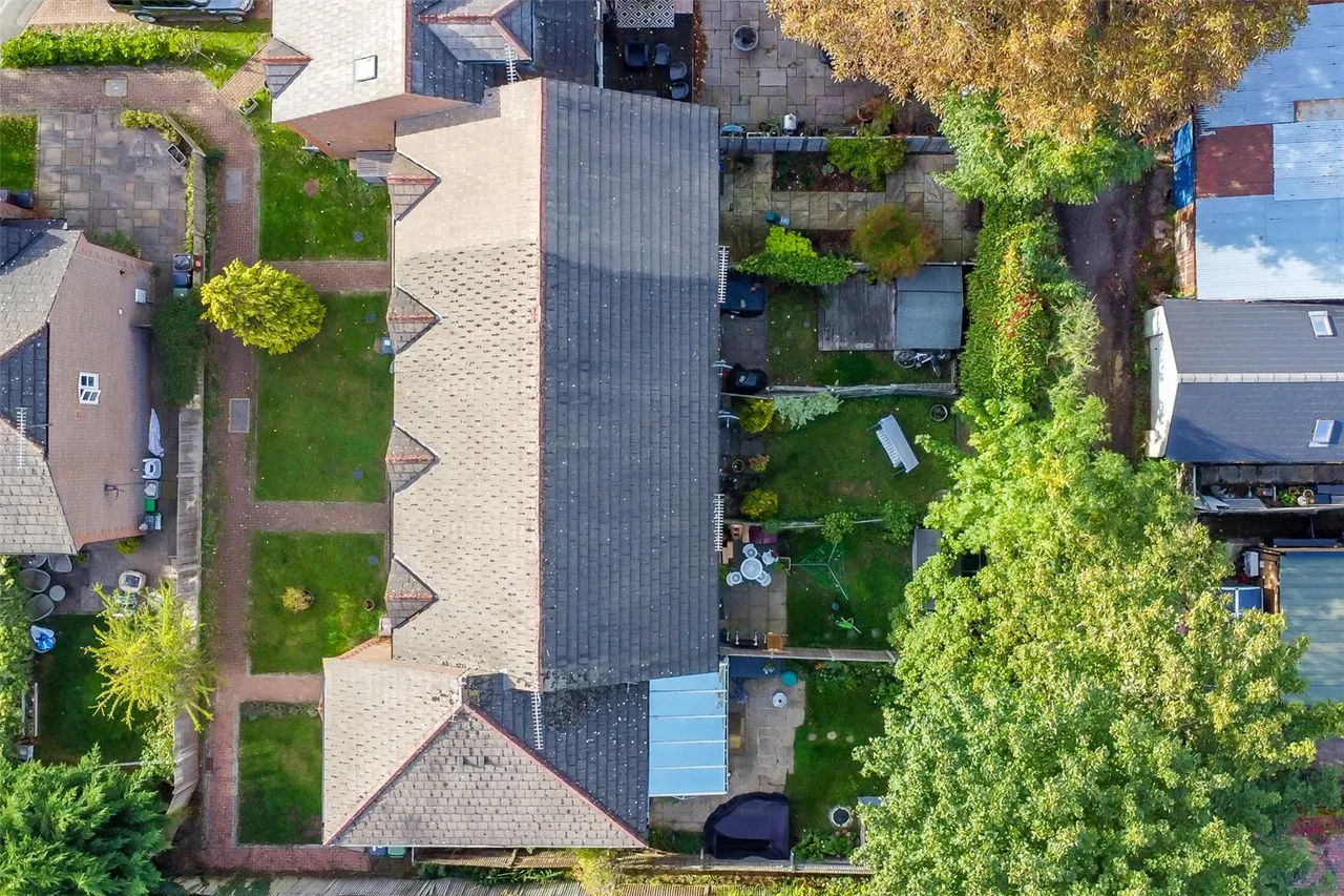 Betjeman Close, Harpenden, Hertfordshire, AL5 4XH, photo 10