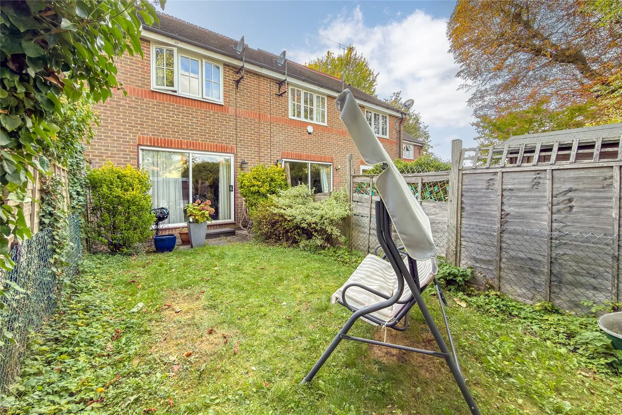 Betjeman Close, Harpenden, Hertfordshire, AL5 4XH, photo 9