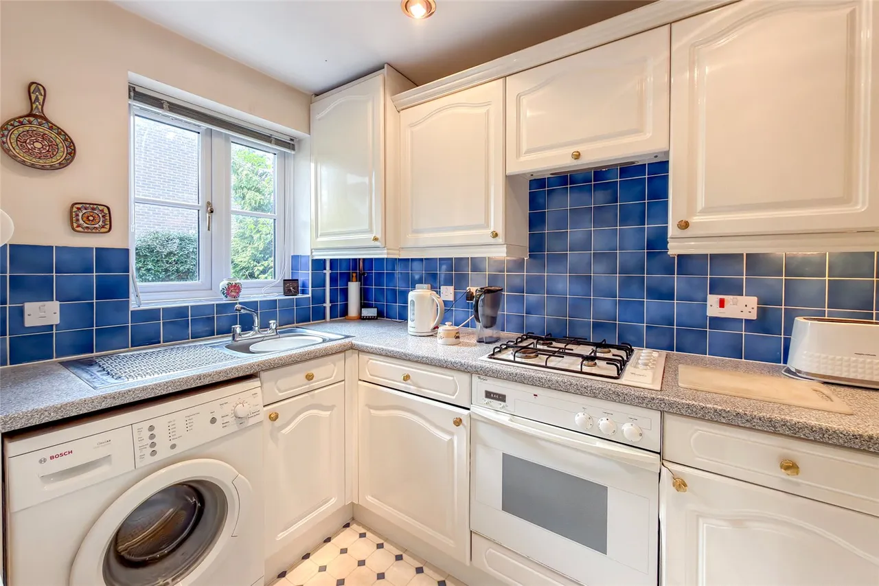 Betjeman Close, Harpenden, Hertfordshire, AL5 4XH, photo 2