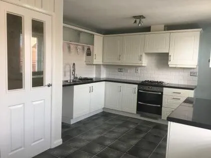 Rubys Walk, Fernwood, NG24, photo 2
