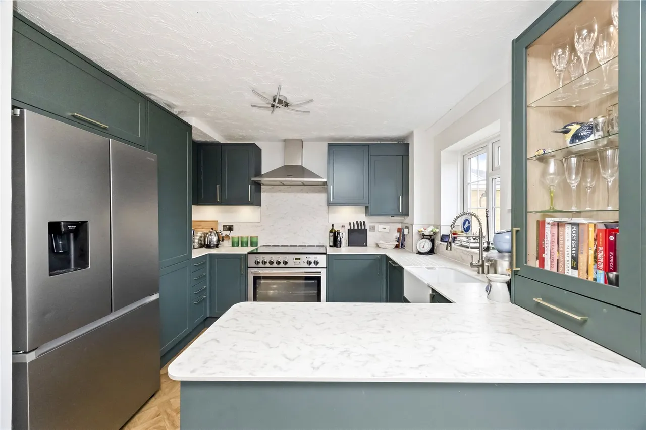 Glebeside Close, Tarring, BN14, photo 9