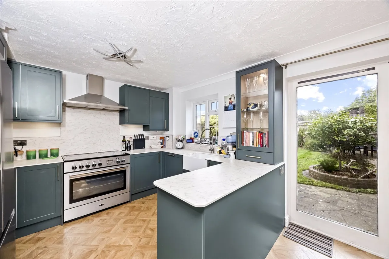 Glebeside Close, Tarring, BN14, photo 12