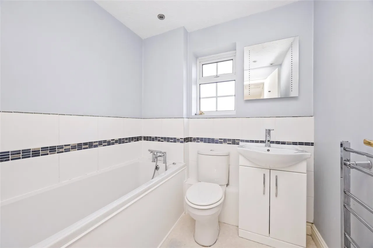 Glebeside Close, Tarring, BN14, photo 10