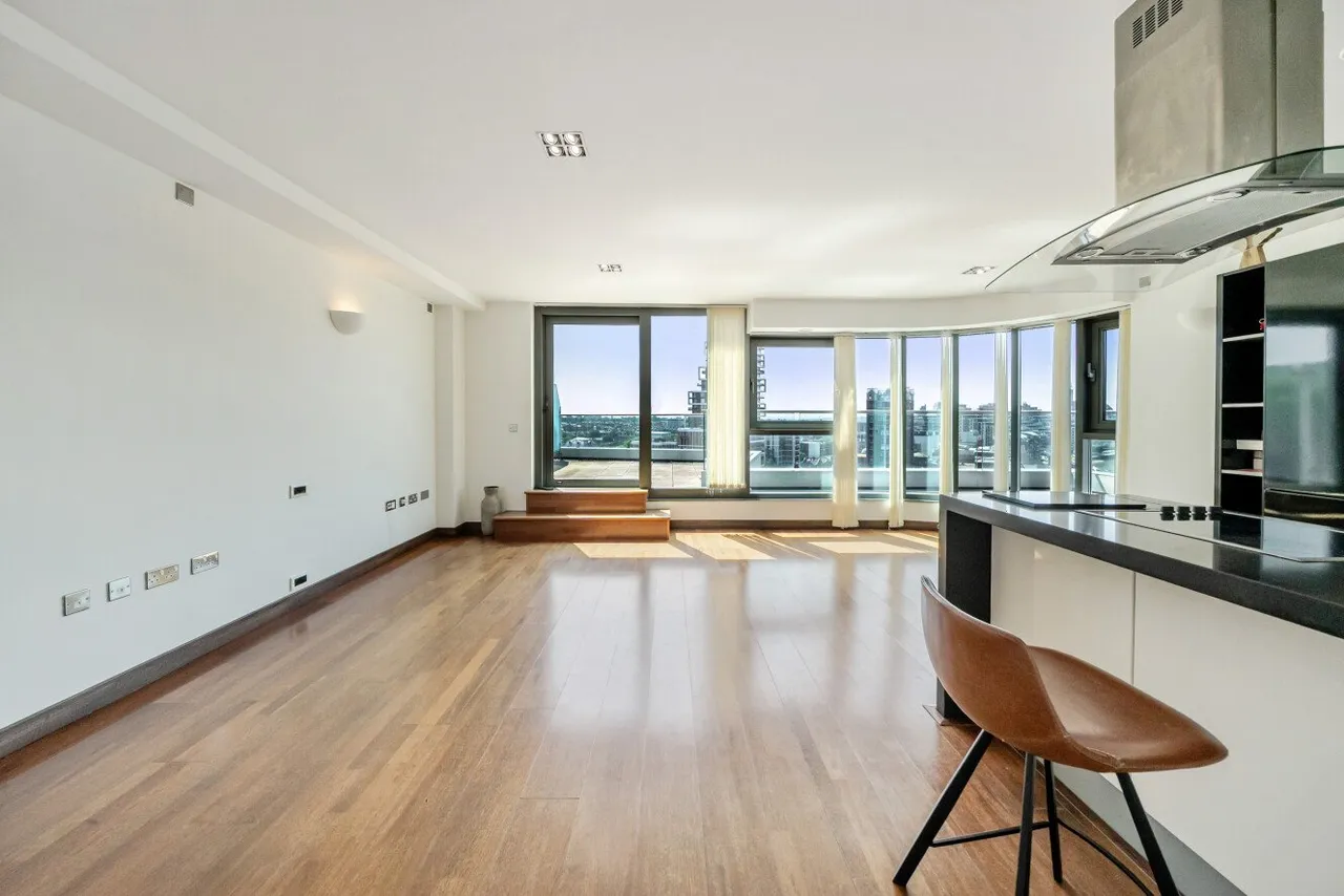 Bridges Court Road, Battersea, London, SW11, photo 8