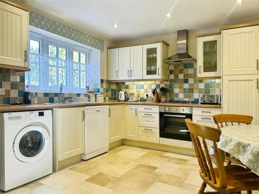 Church Street, Niton, PO38, photo 6