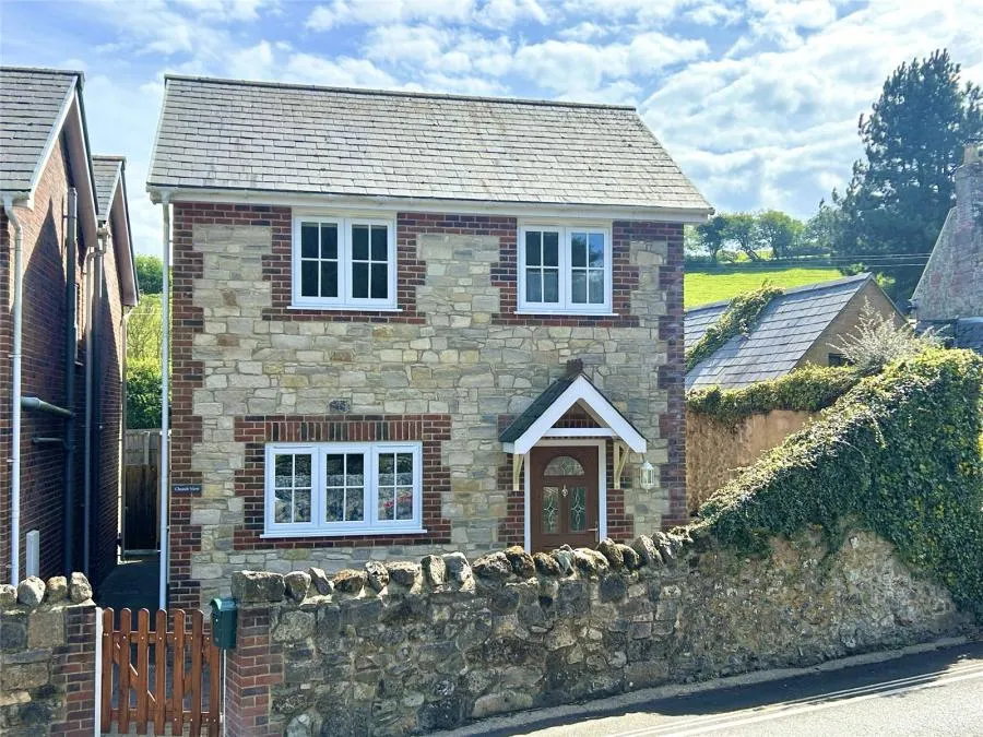 3 bed house for sale, Church Street, Niton, PO38