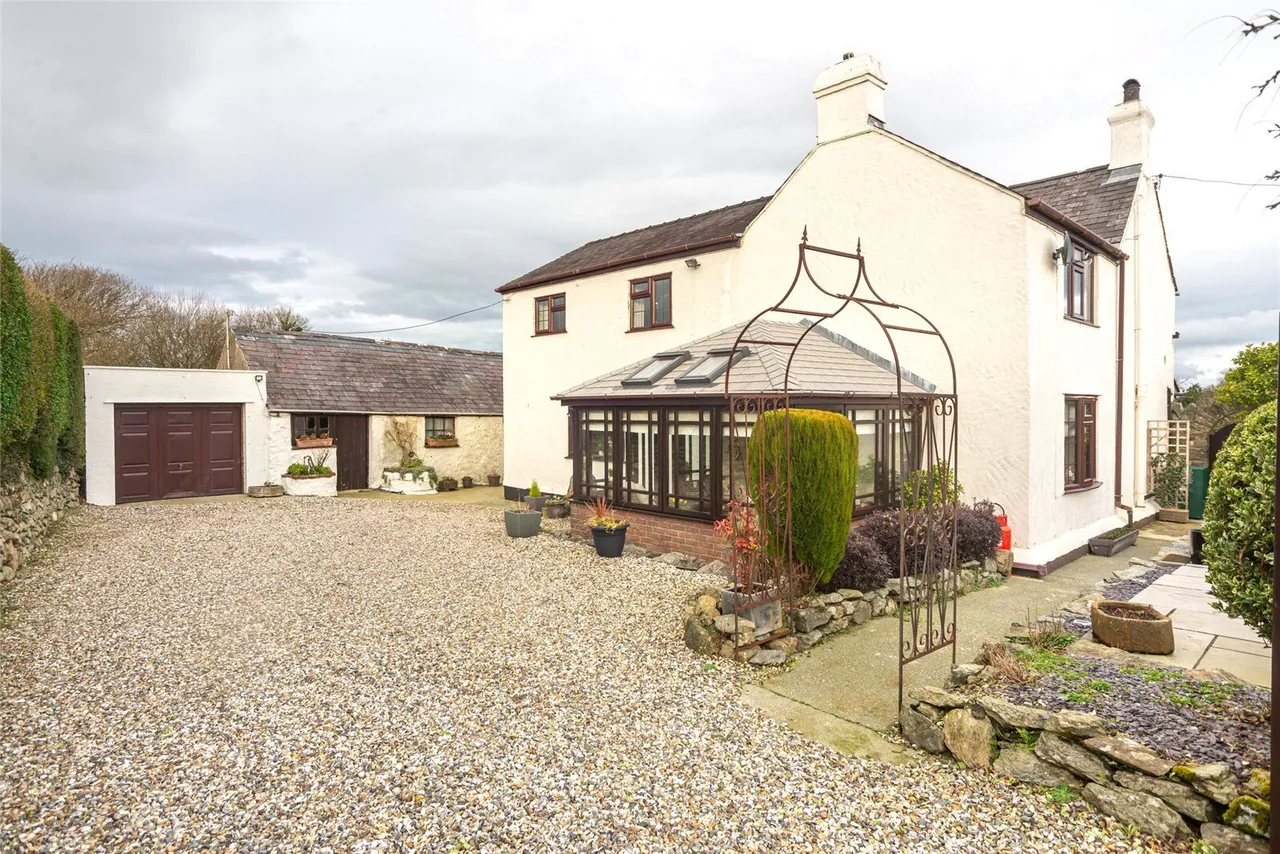 Llanddaniel, Gaerwen, photo 3