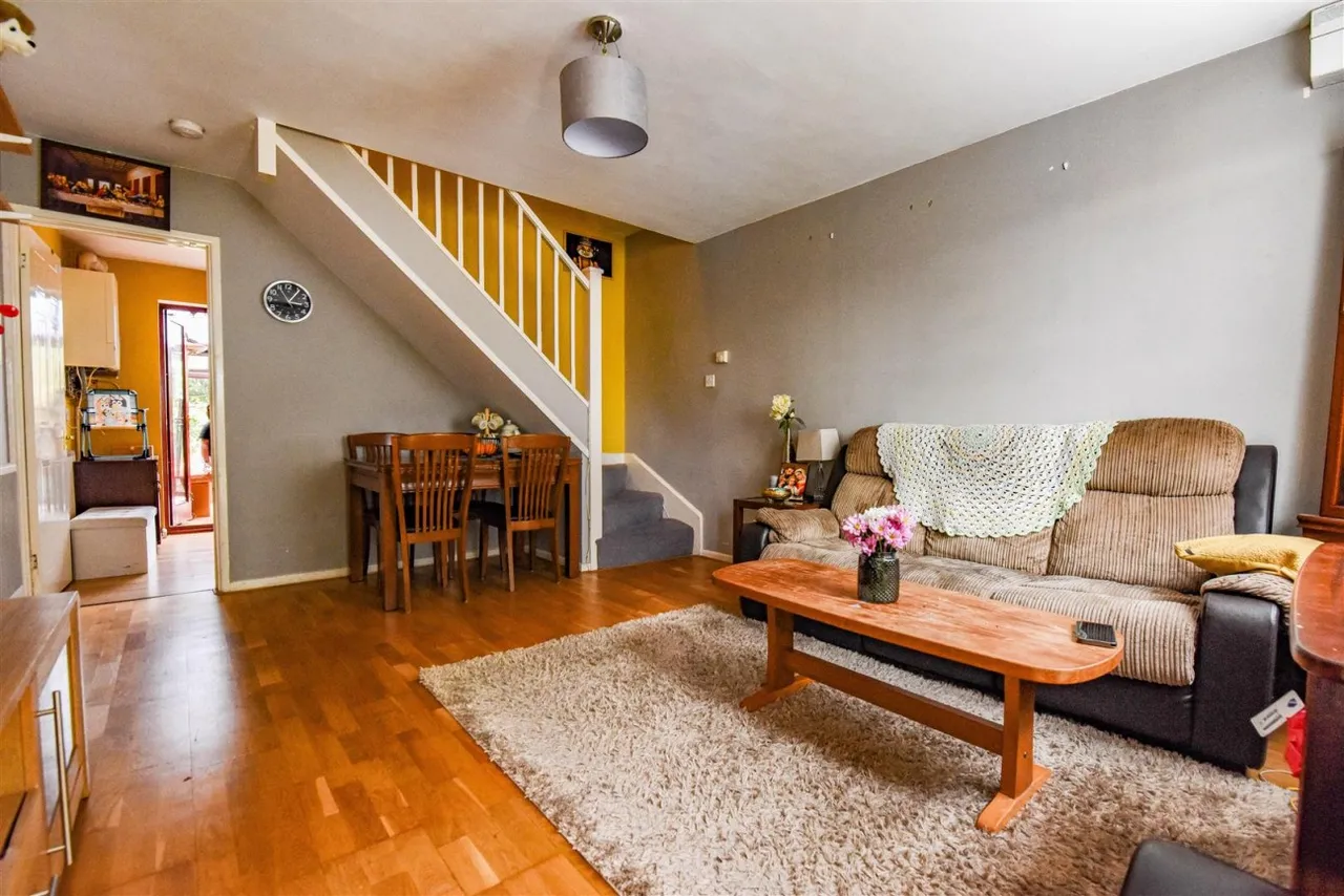 Sutton Close, Dursley, GL11, photo 3
