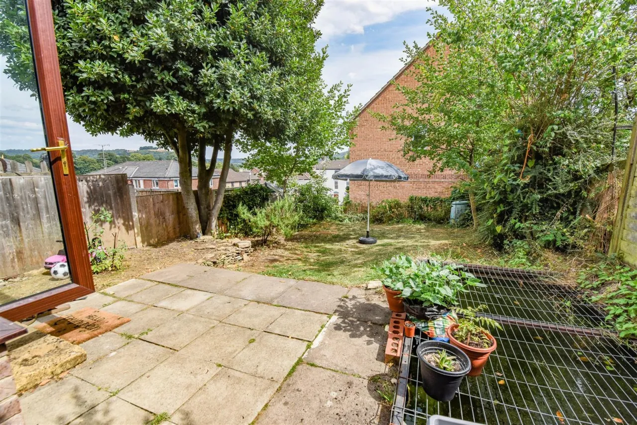 Sutton Close, Dursley, GL11, photo 5