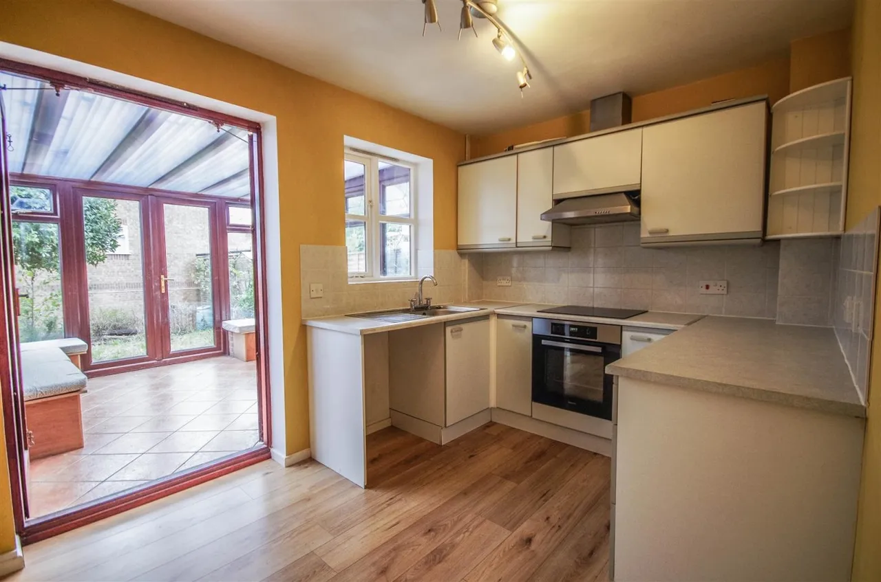 Sutton Close, Dursley, GL11, photo 2
